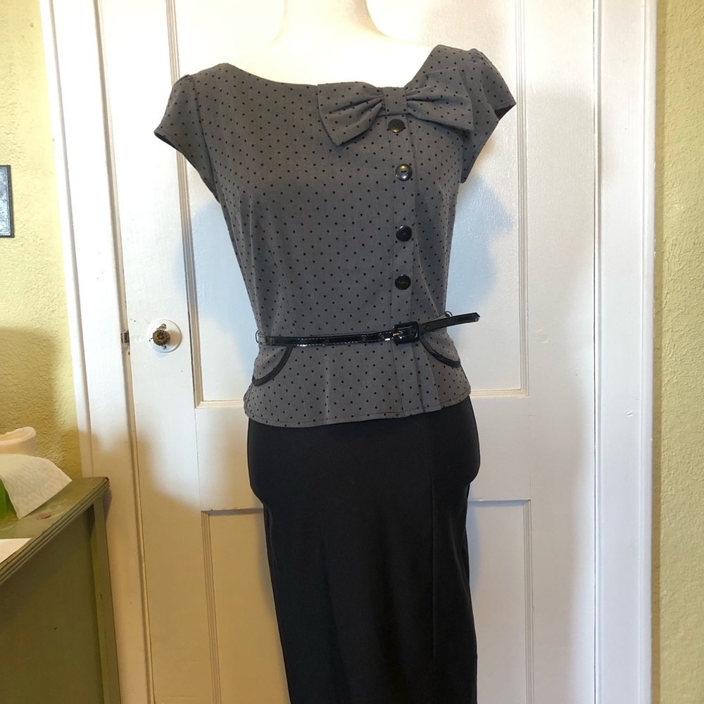 One-Piece Vintage Style Curve Hugging Dress